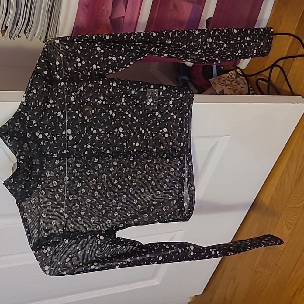 Too bold and stylish for me. I am too plain for this top.